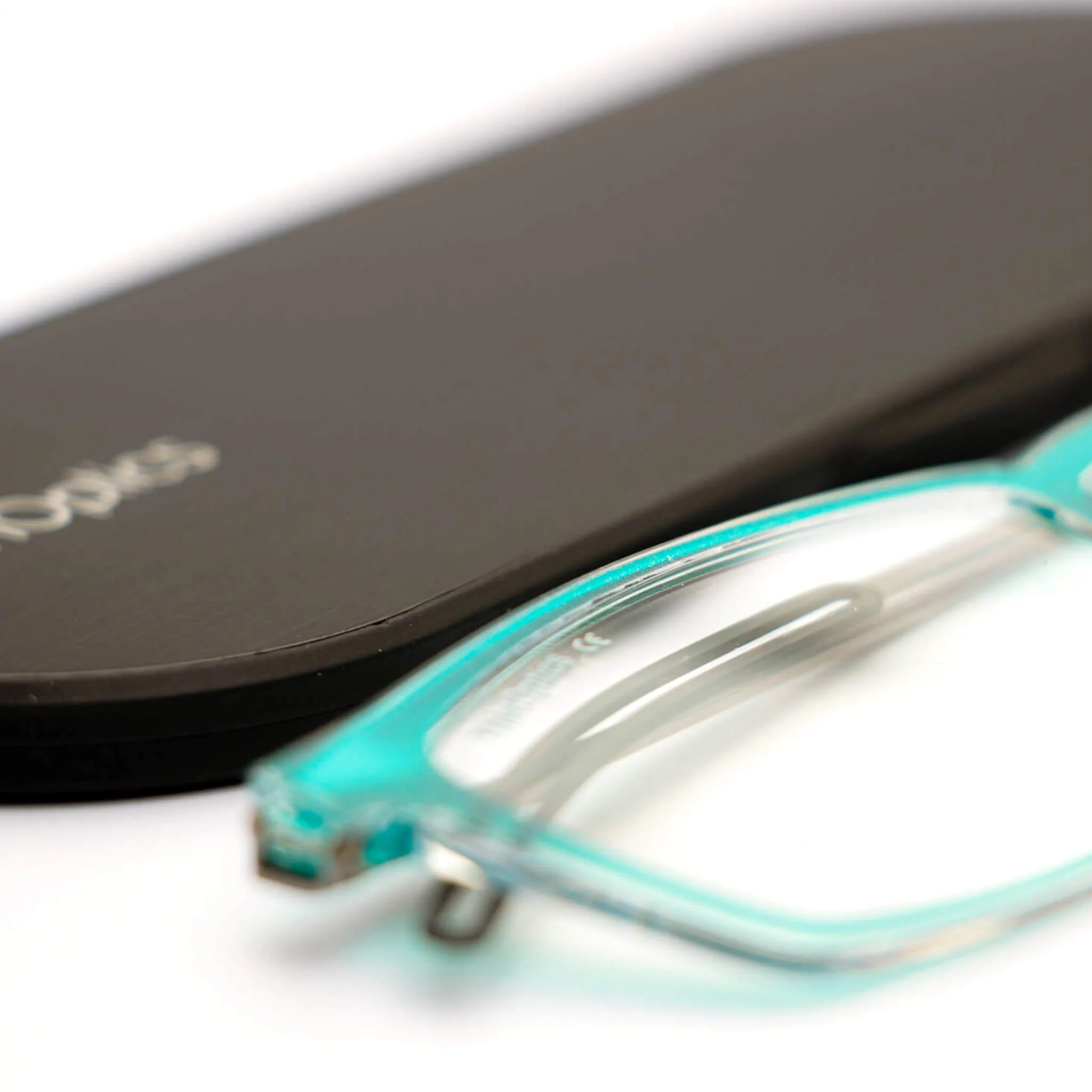 Brooklyn Full Frame Reader + Milano Case - Image 45