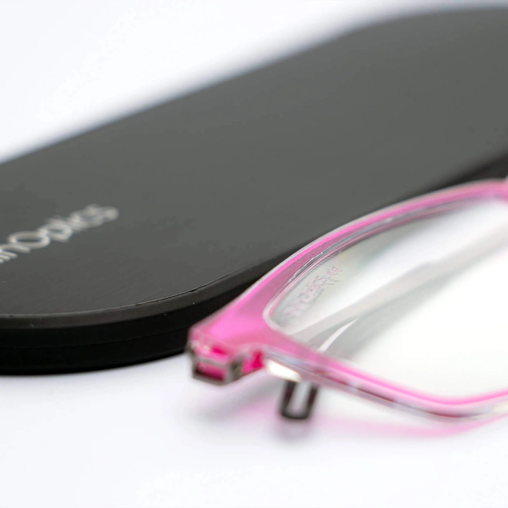 Brooklyn Full Frame Reader + Milano Case - Image 46